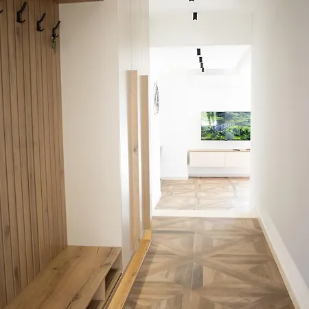 Sunny Hill Апартаменты *