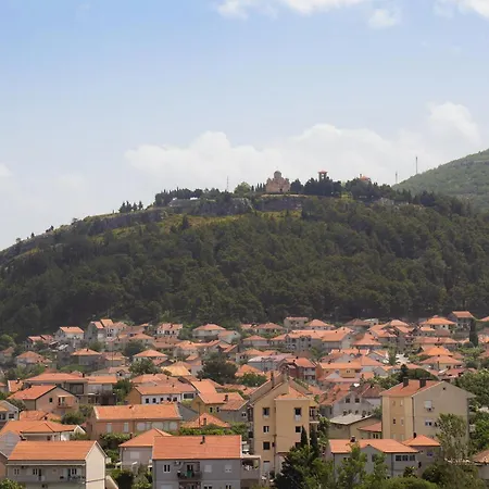 Sunny Hill Апартаменты Требинье