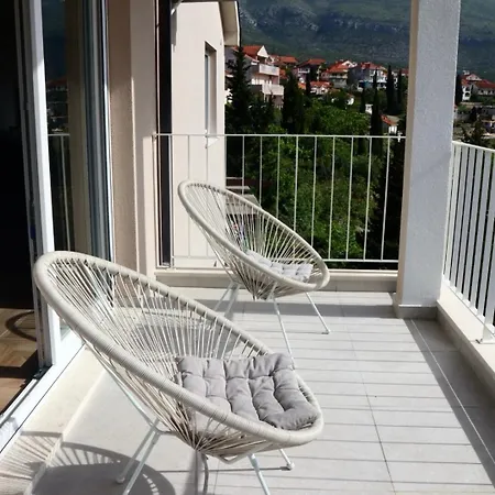 Sunny Hill Апартаменты Требинье