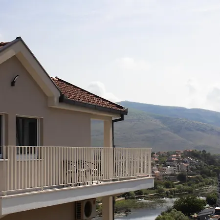 Sunny Hill Требинье